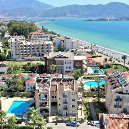 Beach Apartment With 1 Bedroom, A Bathroom And Sleeps 4 In Calis アパート