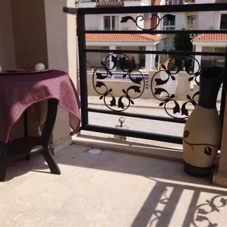 Beach Apartment With 1 Bedroom, A Bathroom And Sleeps 4 In Calis Apartmán Fethiye